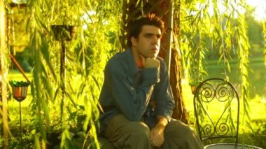 dışarıda hayat contemplating