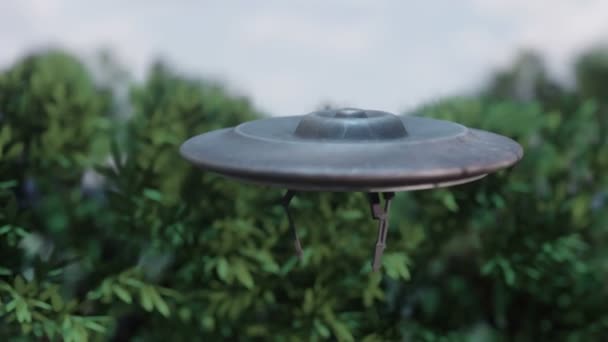 FLying saucer in day time Video de stock