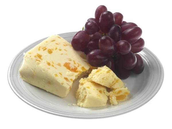 红葡萄的奶酪 — 图库照片