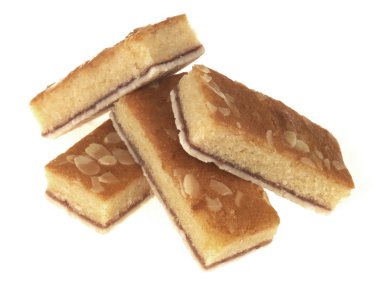 Bakewell tart dilimleri