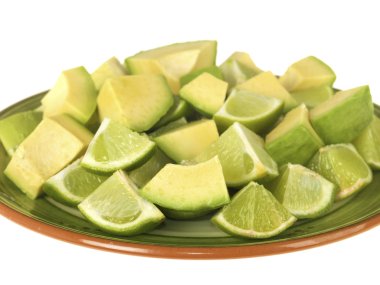 taze limes ve avokado