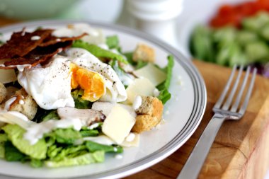 tavuklu Sezar salata