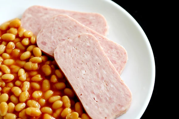 Spam con fagioli al forno — Foto Stock