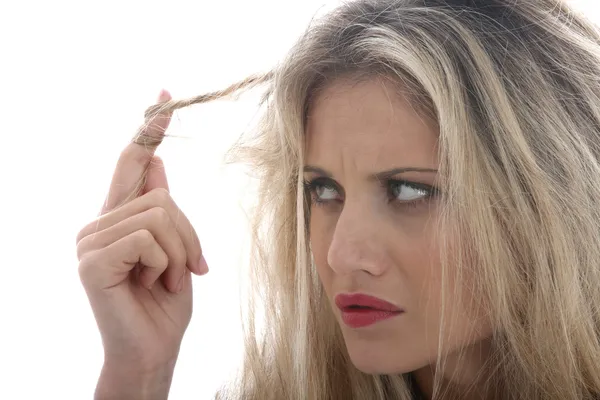 Joven mujer mal pelo día — Foto de Stock