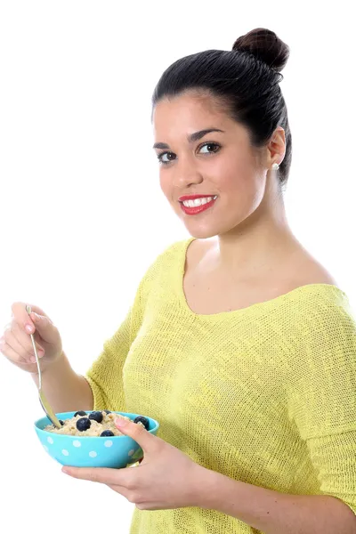 Atractiva mujer joven comiendo — Foto de Stock