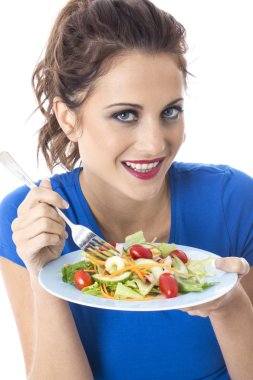 karışık salata yemek çekici genç kadın