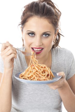 spagetti yemek çekici genç kadın