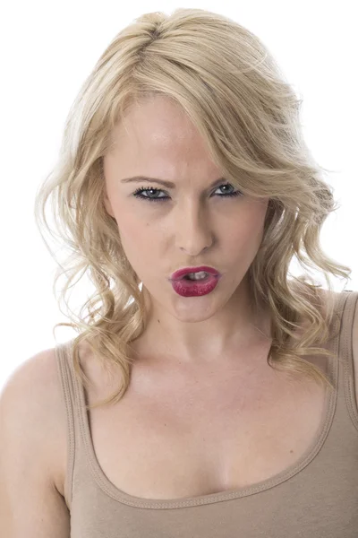 Attraktiva arg ung kvinna — Stockfoto