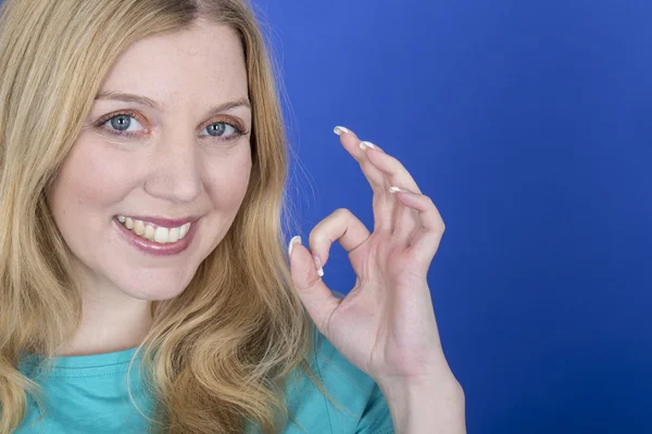 Attractive Happy Young Woman OK Sign — Stock Photo, Image