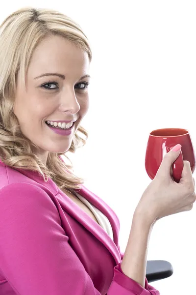 Mulher de negócios bebendo uma caneca de chá — Fotografia de Stock