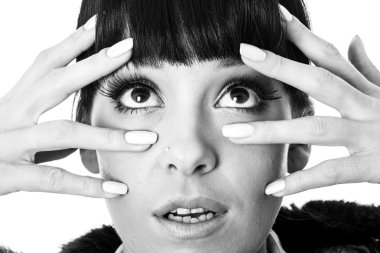 düşünceli genç kadın