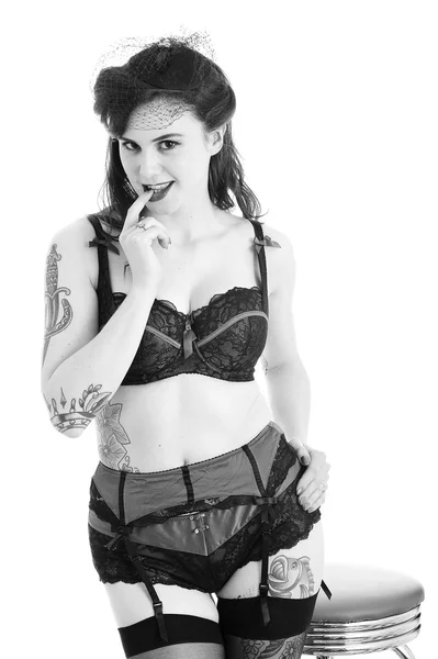Jonge pin-up model dragen van vintage lingerie — Stockfoto