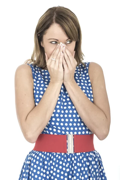 Junge Frau in blauem Tupfen-Kleid schockiert — Stockfoto