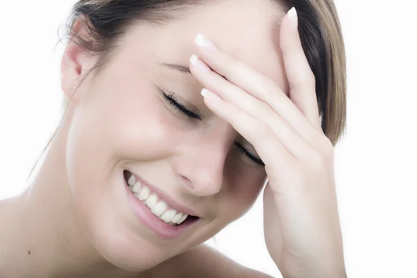 Glad avslappnad ung kvinna som skrattar — Stockfoto