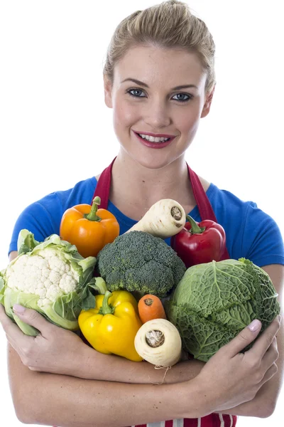 Atractiva mujer joven sosteniendo verduras frescas crudas —  Fotos de Stock