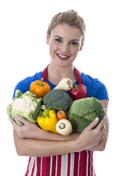 Atractiva mujer joven sosteniendo verduras frescas crudas —  Fotos de Stock