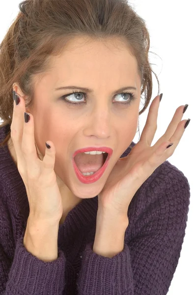 Wściekła młoda kobieta krzyczy — Zdjęcie stockowe