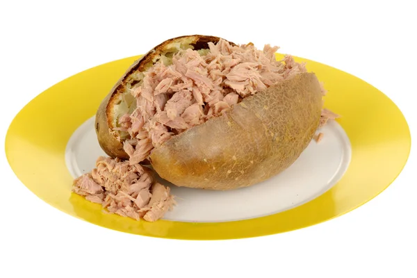 Bakad potatis med tonfisk — Stockfoto