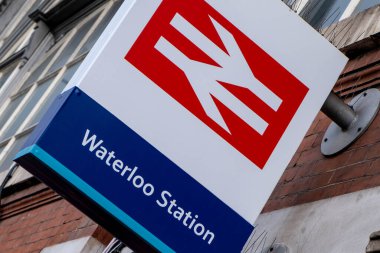 Waterloo Ana Hattı Londra Tren İstasyonu Logosu
