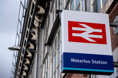 Waterloo Ana Hattı Londra Tren İstasyonu Logosu