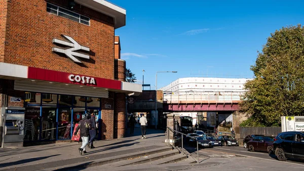 Kingston Thames London November 2021 Costa Coffee Shop Kingston Railway — стокове фото