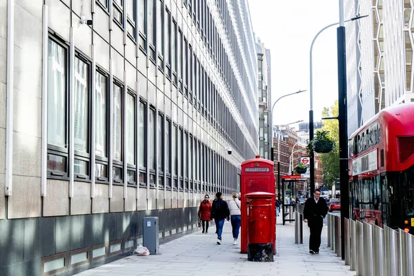 Виктория Вестминстер Лондон Англия Великобритания Ноября 2021 Года Люди Гуляют — стоковое фото