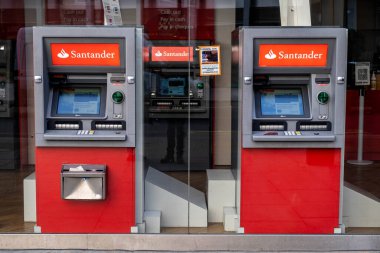 Victoria Westminster Londra İngiltere, 7 Kasım 2021, Santander High Street Bank ATM Makineleri Victoria Caddesi Londra