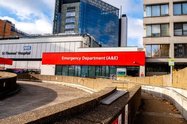 Waterloo Londra İngiltere 21 Kasım 2021 St Thomas Büyük Londra Hastane ve Acil Durum Bölümü