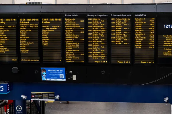 Waterloo London England November Waterloo Railway Station Passenger Train Time — стокове фото