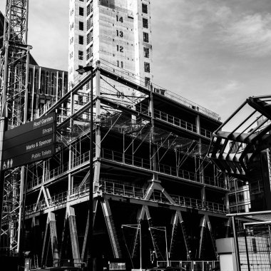 Victoria London UK, 7 Kasım 2021, Victoria Londra 'da İnsansız Yeni Yüksek Binası İnşaat Alanı