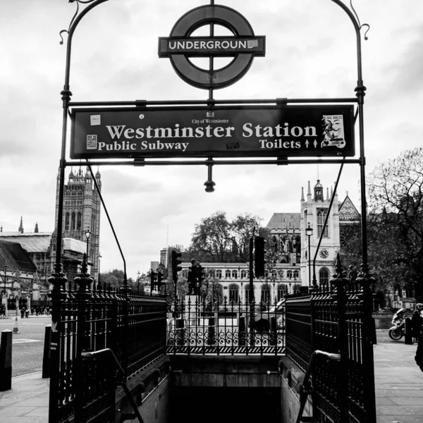 Central London Regno Unito Novembre 2021 Ingresso Segnaletica Westminster Stazione — Foto Stock