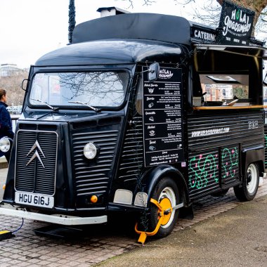 Londra İngiltere 2 Ocak 2022, Mobil Açılır Kapaklı Gıda Van Southbank Londra