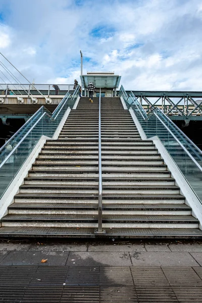 Londres Angleterre Royaume Uni Janvier 2022 Escalier Public Menant Pont — Photo