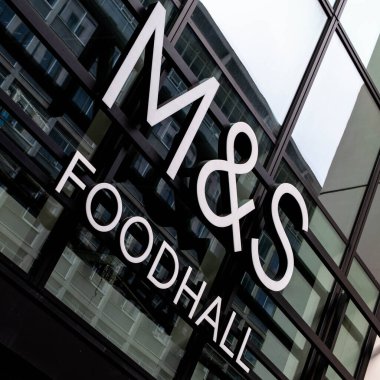 Londra İngiltere, 29 Ocak 2022, M & S Marks ve Spencer Foodhall Süpermarket Tabelası İnsansız Waterloo London