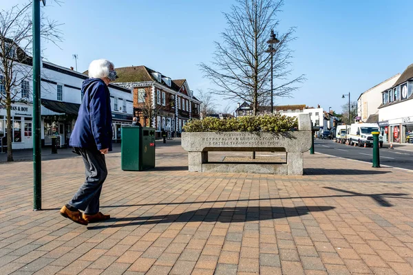 Epsom Surrey London March 2022 One Woman Alone Walking Pedestrian — Stock Photo, Image