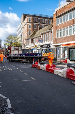 Kingston Thames İngiltere, 07 Nisan 2022, Thames Su İşçileri Ana Tamirat Yolu Kapatılıyor