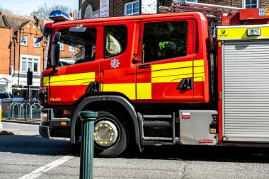 Epsom Surrey London, 15 Nisan 2022, İtfaiye Acil Durum Çağrısı