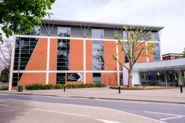 Epsom Surrey, Londra, 09 Mayıs 2022, Yaratıcı Sanatlar Üniversitesi Dış İnşaat Bölümü Epsom