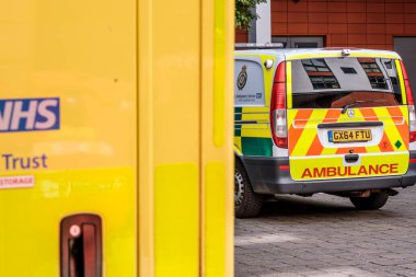 Epsom Surrey, Londra İngiltere, 10 Haziran 2022, NHS Ambulans Servis Aracı