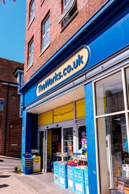 Dorking Surrey Hills London UK, 24 Temmuz 2022, The Works Creative Art and Book Shop 