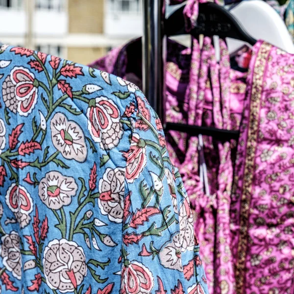 Dorking Surrey Hills London July 2022 Bright Colourful Womens Dresses — Stockfoto