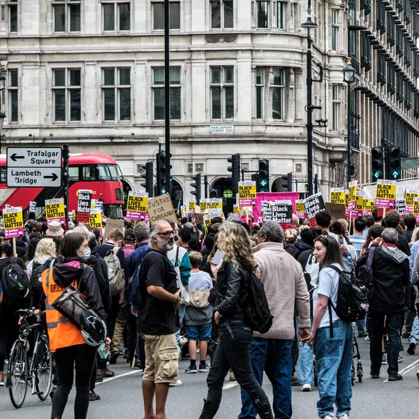 Westminster City, Londra, 10 Eylül 2022, Siyahi Yaşamları Protesto Eden İnsanlar Londra Merkez Kampanyası