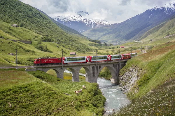 Swiss alpine landscape — Stock Photo, Image
