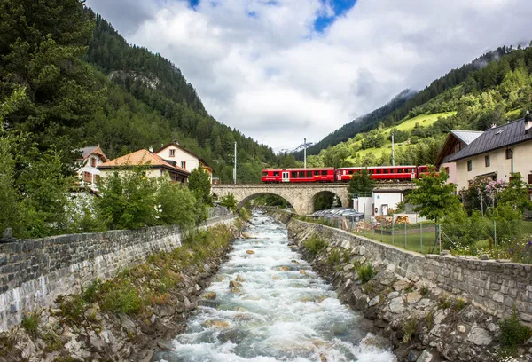 Swiss alpine peyzaj - Stok İmaj