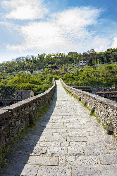 Тоскана, мост Магдалена, также известный как Дьявол — стоковое фото