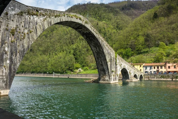 Toscana, Ponte Madalena, também conhecida como o Diabo — Fotografia de Stock