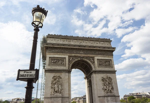 Paris, arc de Triomphe'ye