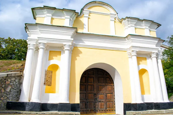 Facade Old Historic Entrance Gates Ancient City Kyiv Ukraine Kievan — Stock Photo, Image