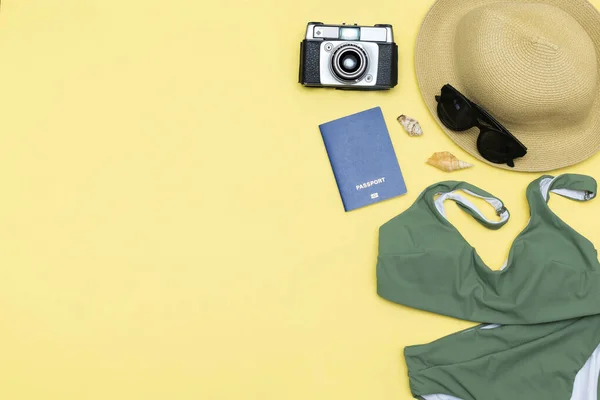 Ταξίδι Διακοπές Καλοκαίρι Επίπεδη Θέσει Αξεσουάρ Αντικείμενα Καπέλο Διαβατήριο Γυαλιά — Φωτογραφία Αρχείου