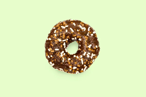 Kreatywna Koncepcja Gryzienie Jedzenie Pyszne Słodkie Cukier Brązowy Czarny Pączek — Zdjęcie stockowe
